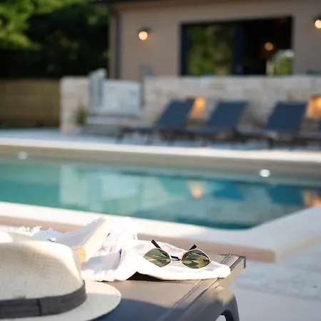 Borgo Viridis, A Peaceful Pool In The Heart Of Istria Prázdninový dům Pulici